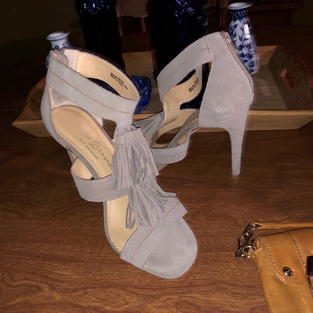 ❌SOLD❌ 🦋pick 5 items/25 Taupe suede heel